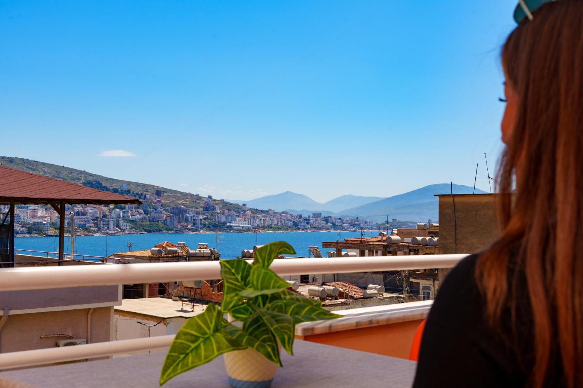 Sarah's - 5 Min Walk To Beaches & Boulevard - Big Balcony! * Saranda