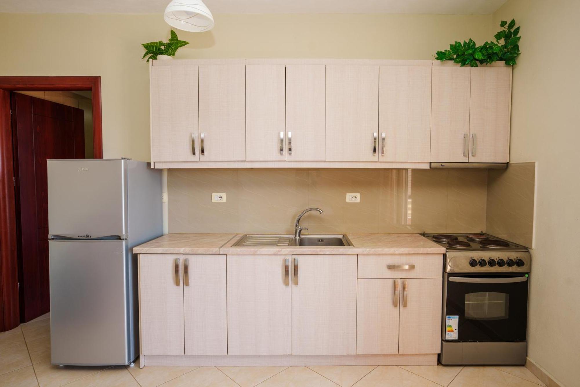 Apartman Sarah's - 5 Min Walk To Beaches & Boulevard - Big Balcony!